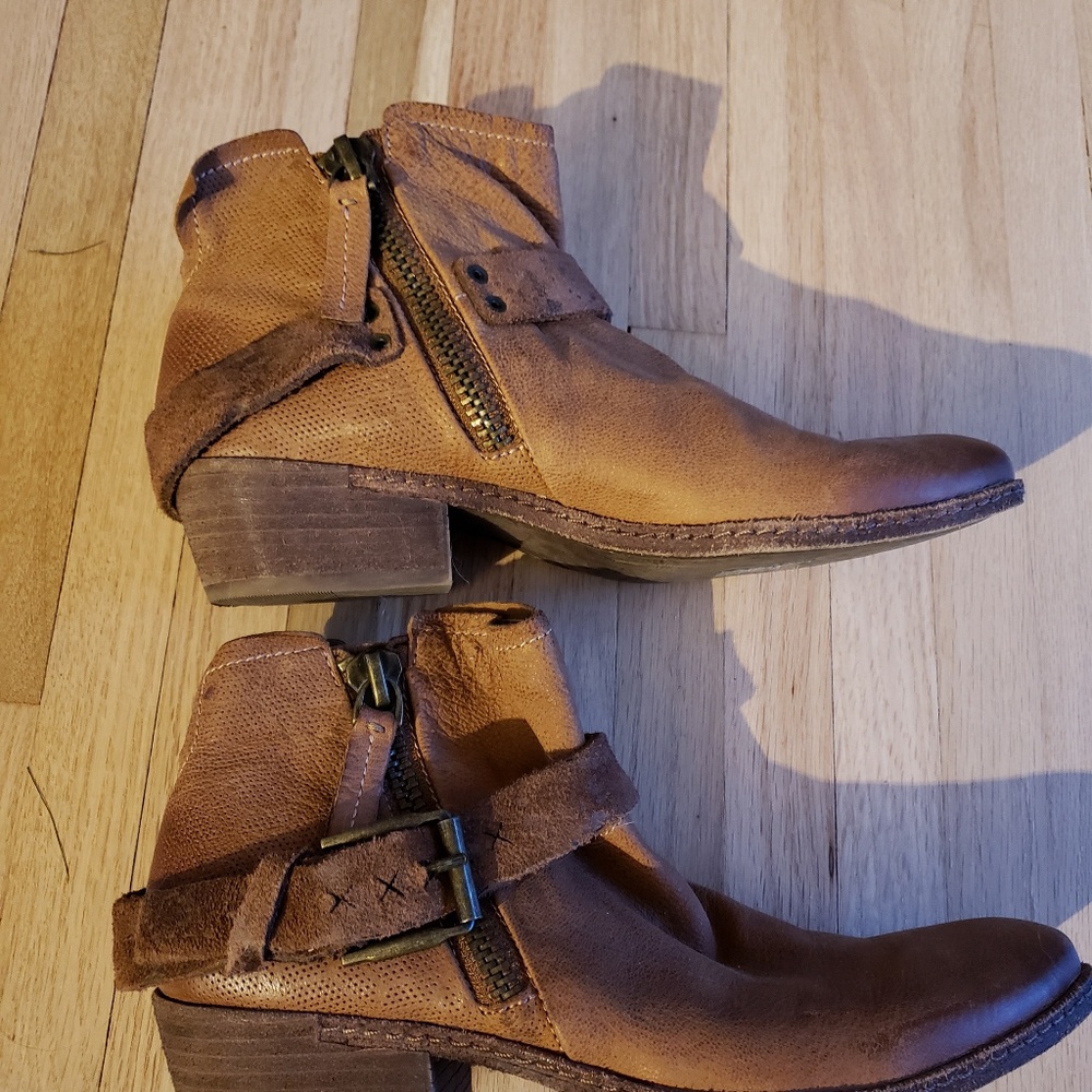 Dolce Vita Booties